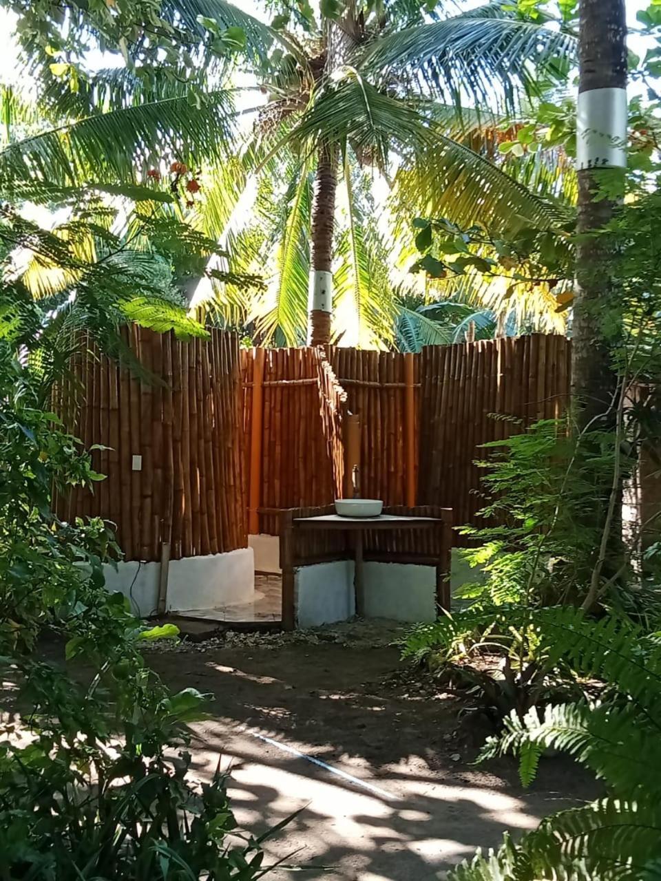 Georgia'S Neverland Hostel Malapascua Buitenkant foto