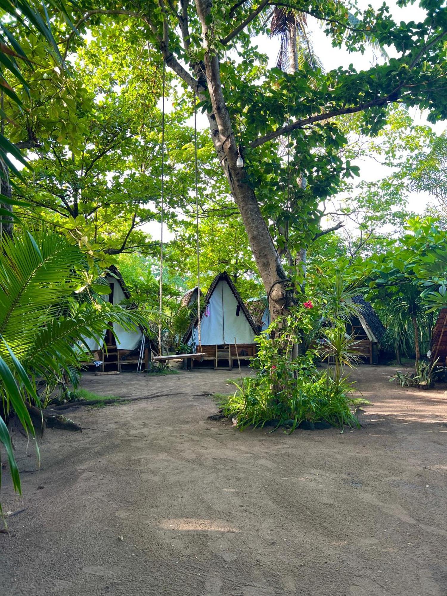 Georgia'S Neverland Hostel Malapascua Buitenkant foto
