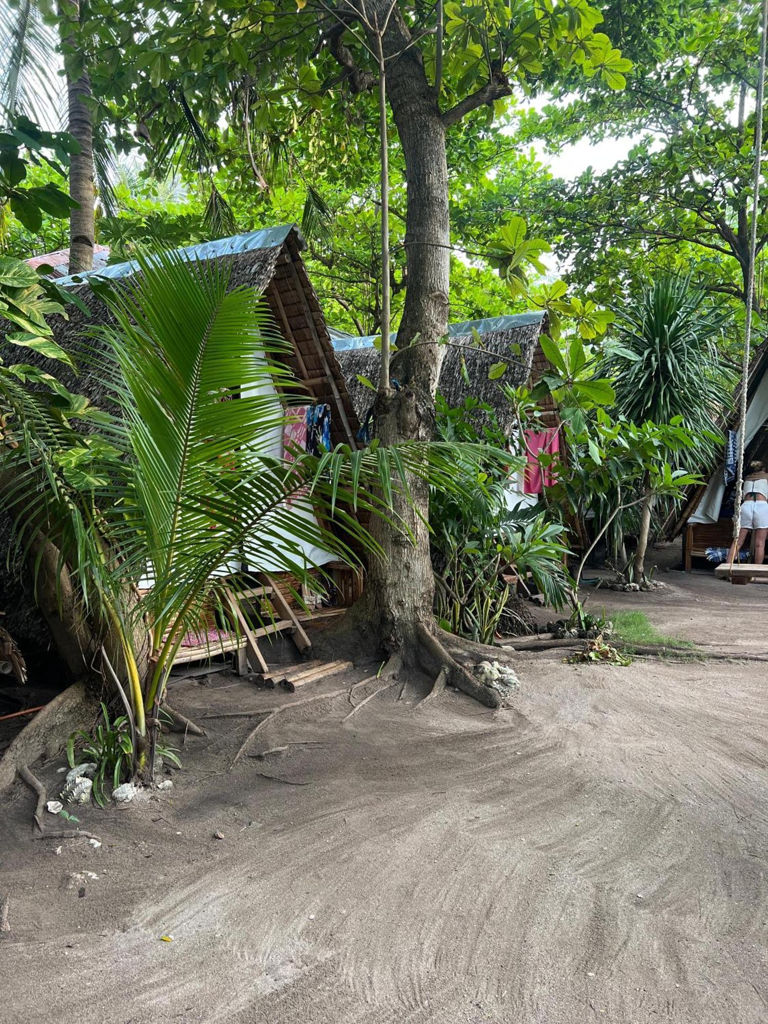 Georgia'S Neverland Hostel Malapascua Buitenkant foto