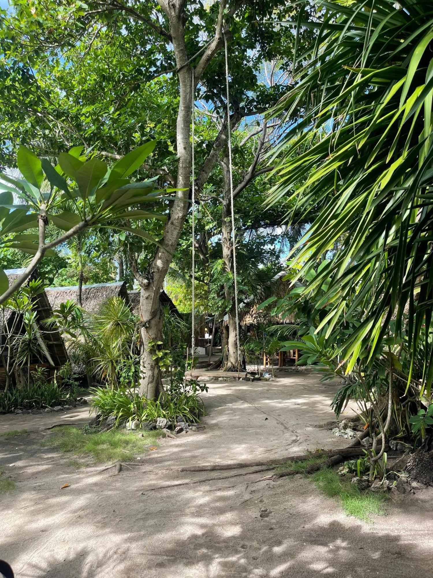 Georgia'S Neverland Hostel Malapascua Buitenkant foto